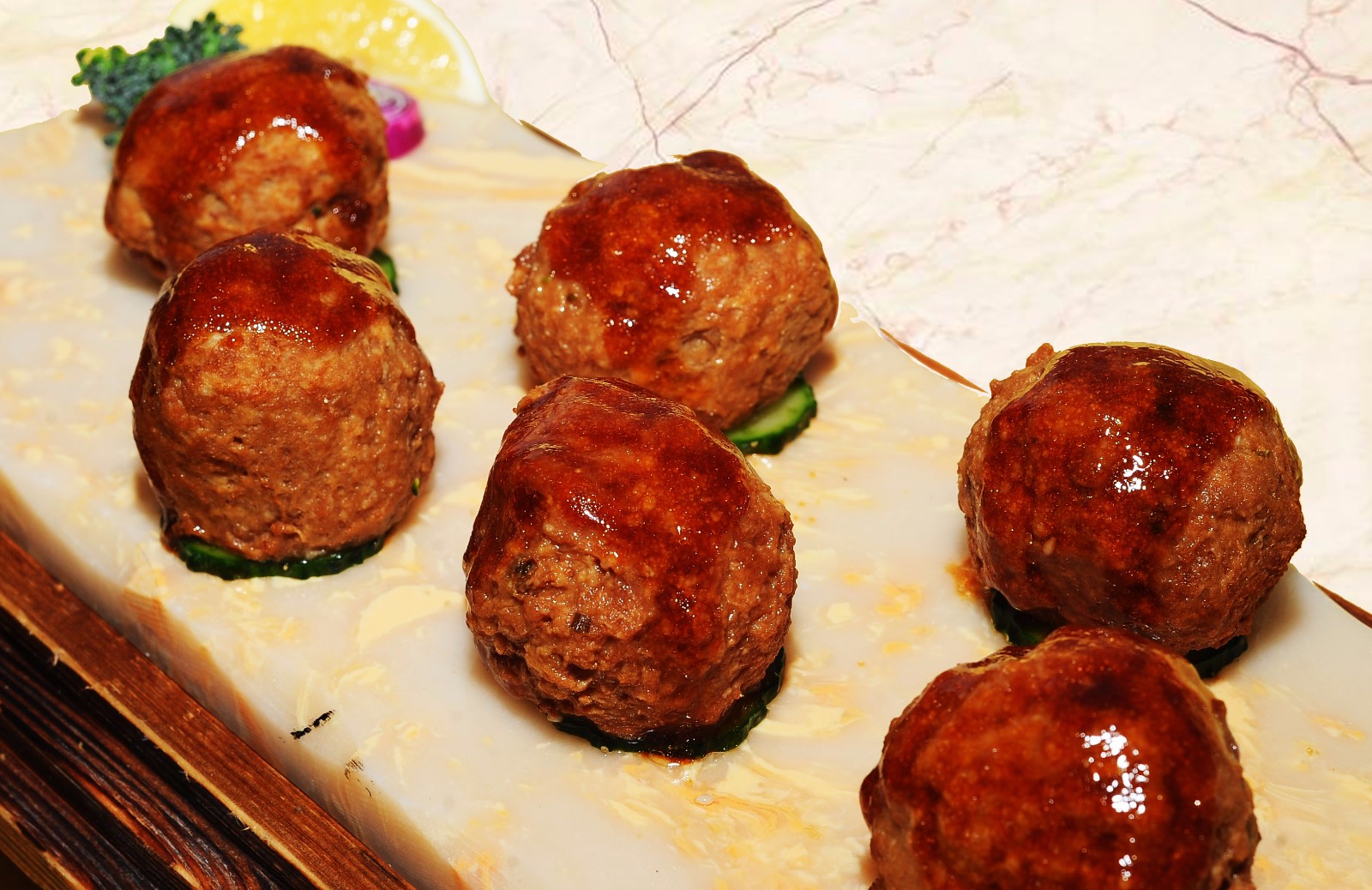 中天獅子頭（肉圓）